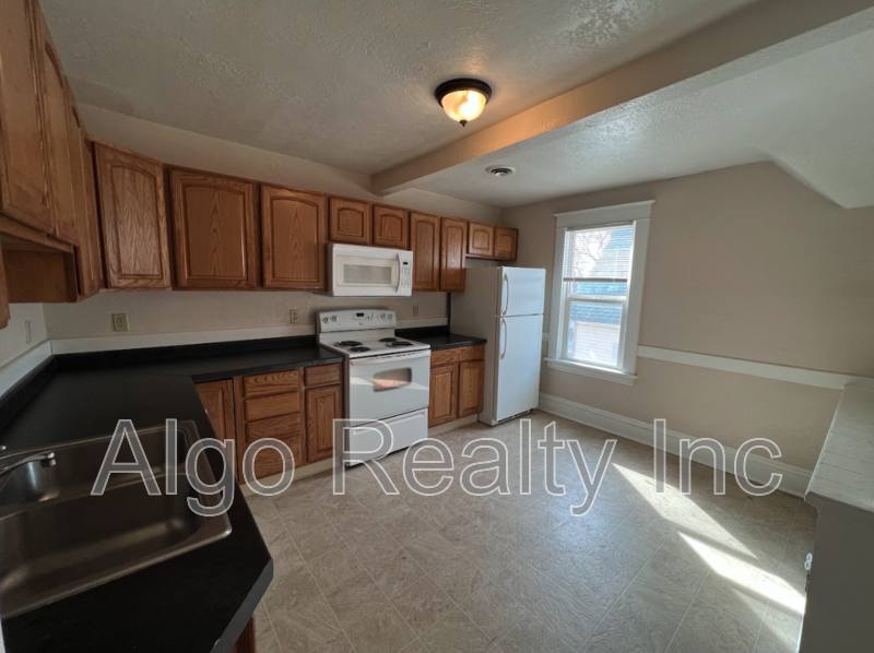 Apartment for rent at 1040 Jessie St #2, Saint Paul, MN 55130