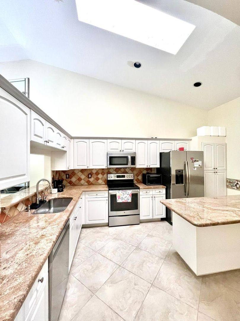 House for rent at 8195 Via Bella, Boca Raton, FL 33496