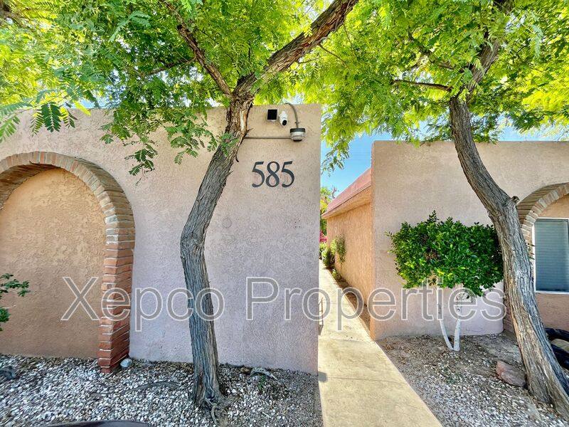 Apartment for rent at 585 E Cottonwood Rd #2, Palm Springs, CA 92262