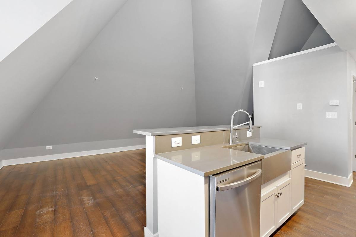 Apartment for rent at 19 E Fayette St, Baltimore, MD 21202