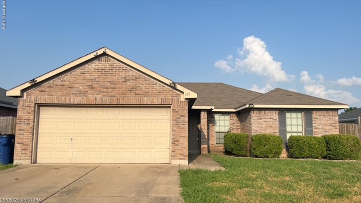 House for rent at 107 Breanna Way, Waxahachie, TX 75165
