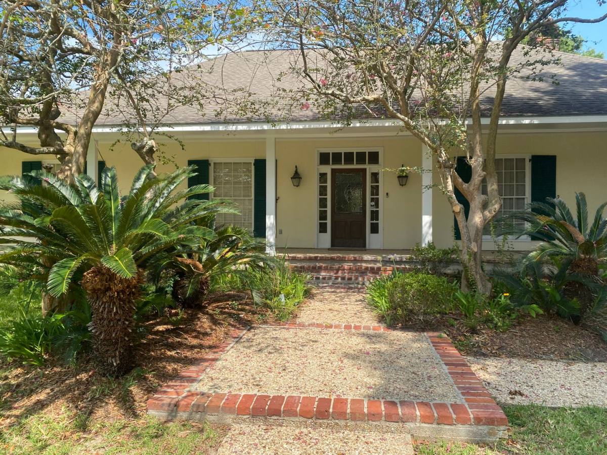 Apartment for rent at 621 W Woodruff, Baton Rouge, LA 70808