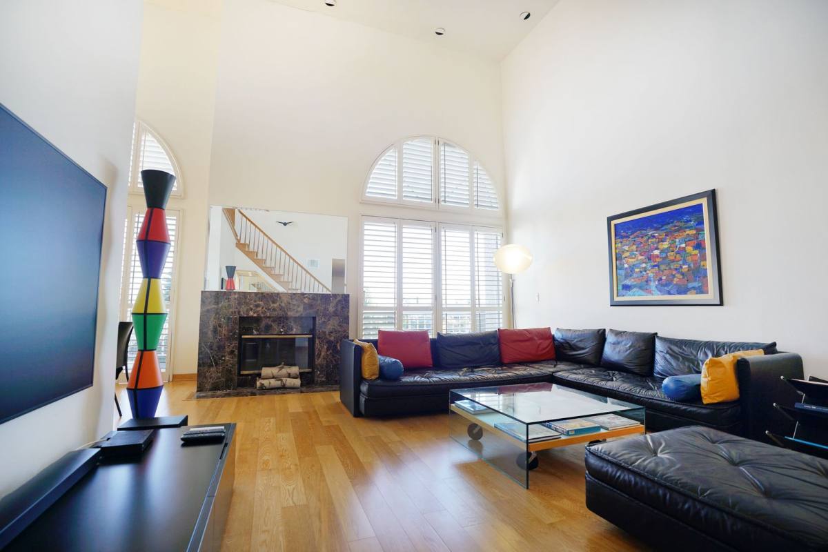 Condo for rent at 10465 Eastborne Ave #301, Los Angeles, CA 90024
