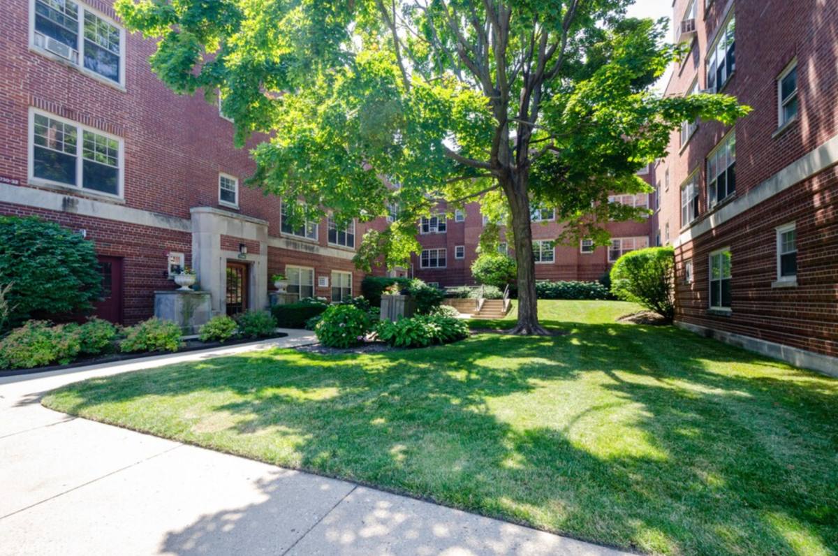 Apartment for rent at 2730-2766 Hampton Parkway, Evanston, IL 60201