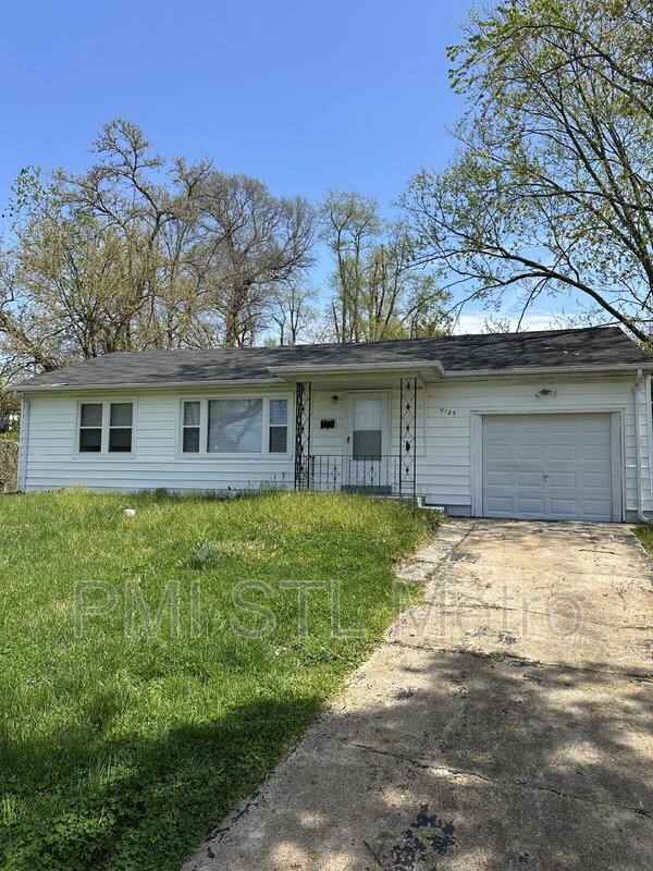 House for rent at 9125 Bel Acres Court, Saint Louis, MO 63121
