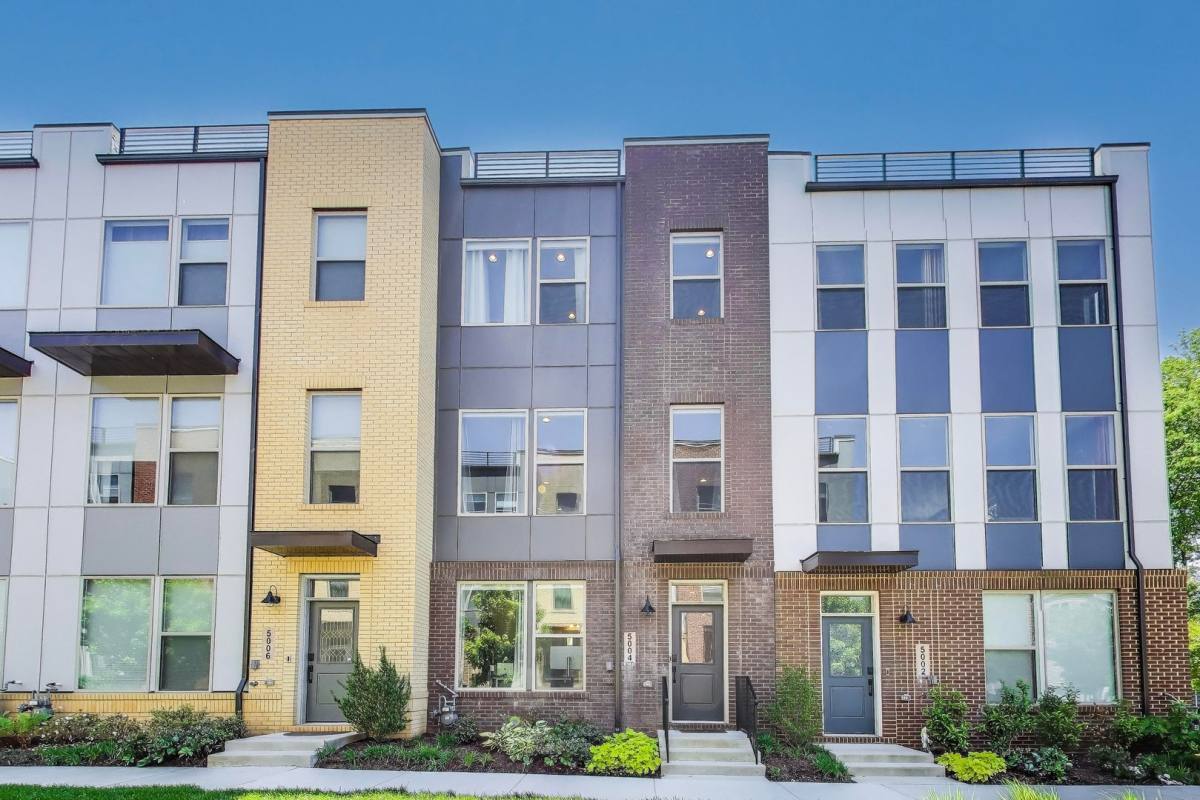 Townhouse for rent at 5004 Oakmoore Dr, Rockville, MD 20852