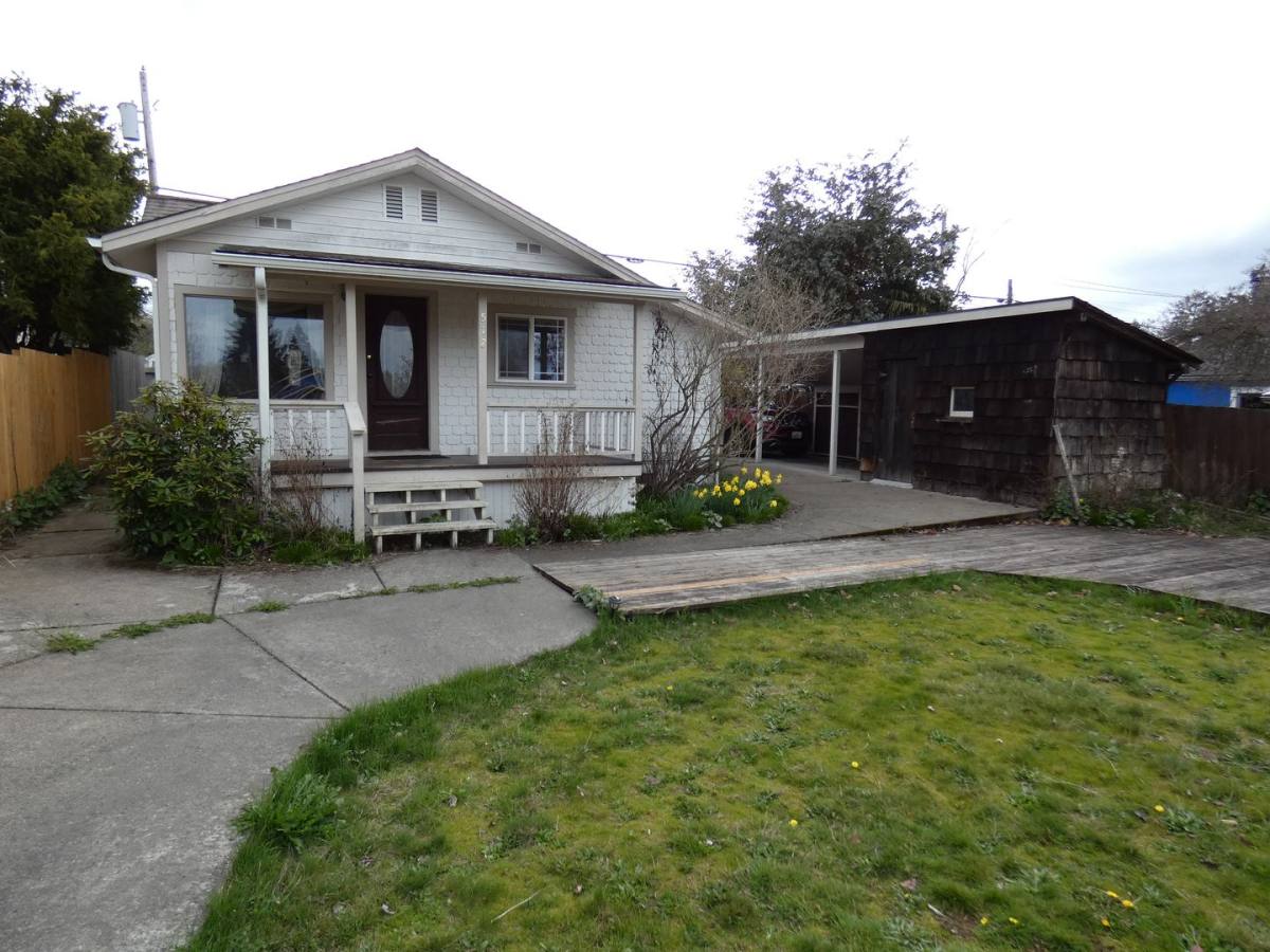House for rent at 512 W 12th St, Port Angeles, WA 98362