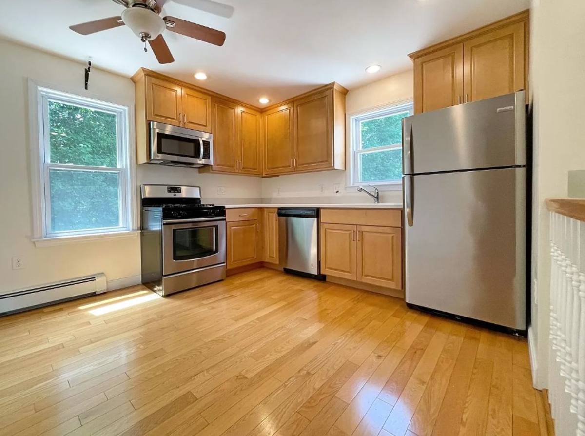 Apartment for rent at 35 Green St, Woburn, MA 01801