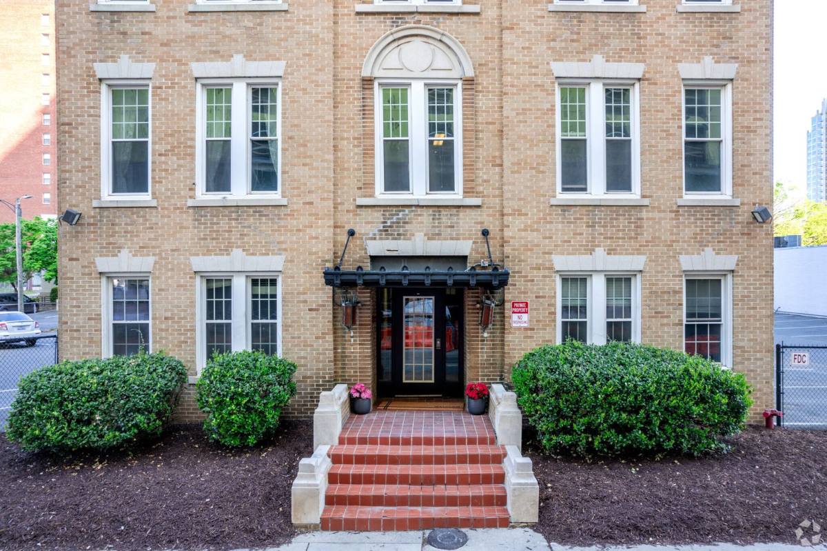 Apartment for rent at 508 N Tryon St, Charlotte, NC 28202