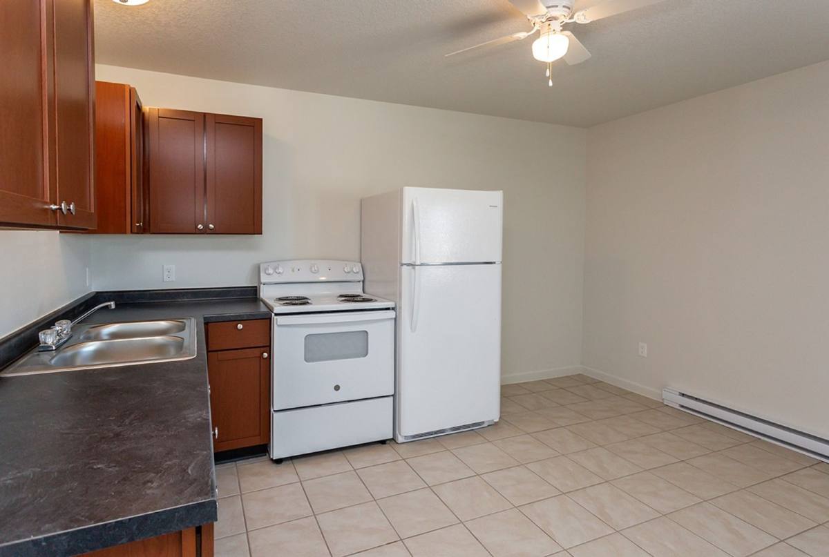 Townhouse for rent at 100 Deerwood Dr, Huxley, IA 50124