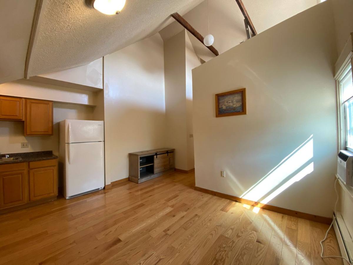 Apartment for rent at 61 Lake Place, New Haven, CT 06510