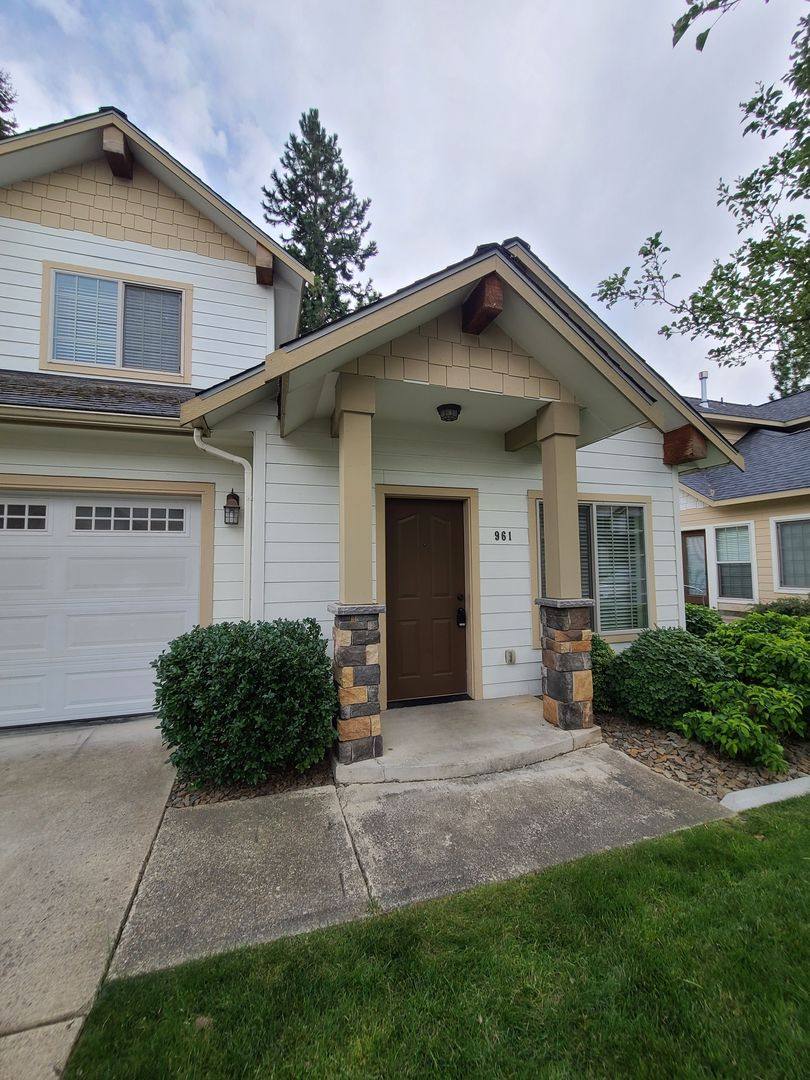 Townhouse for rent at 961, 949 Willow Lake Loop, Coeur D Alene, ID 83815