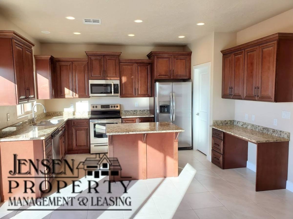 Townhouse for rent at 303 W Red Vista Dr, Ivins, UT 84738