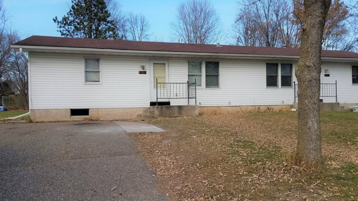 House for rent at 113 Emory Dr, River Falls, WI 54022