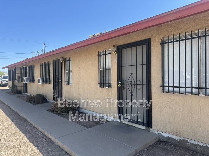 Apartment for rent at 1102 E Polk St #1, Phoenix, AZ 85006