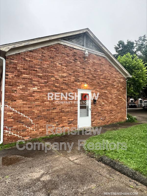 Apartment for rent at 900 S College St #B1, Trenton, TN 38382