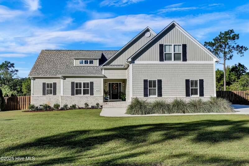 House for rent at 469 Scrub Oaks Dr, Hampstead, NC 28443