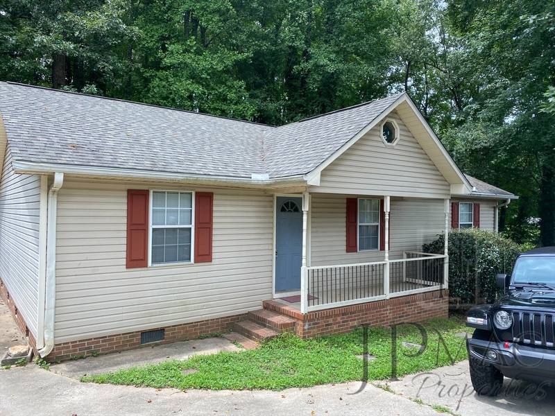 302 Taylors Rd, Taylors, SC 29687