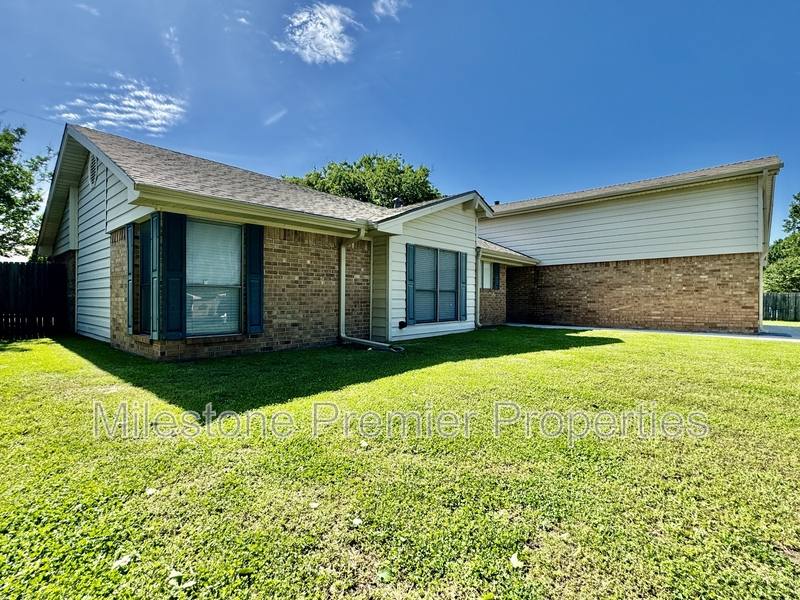 House for rent at 2110 Oak Creek Circle, Sherman, TX 75092