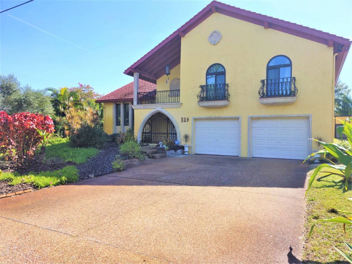 House for rent at 805 Laguna Dr, Venice, FL 34285
