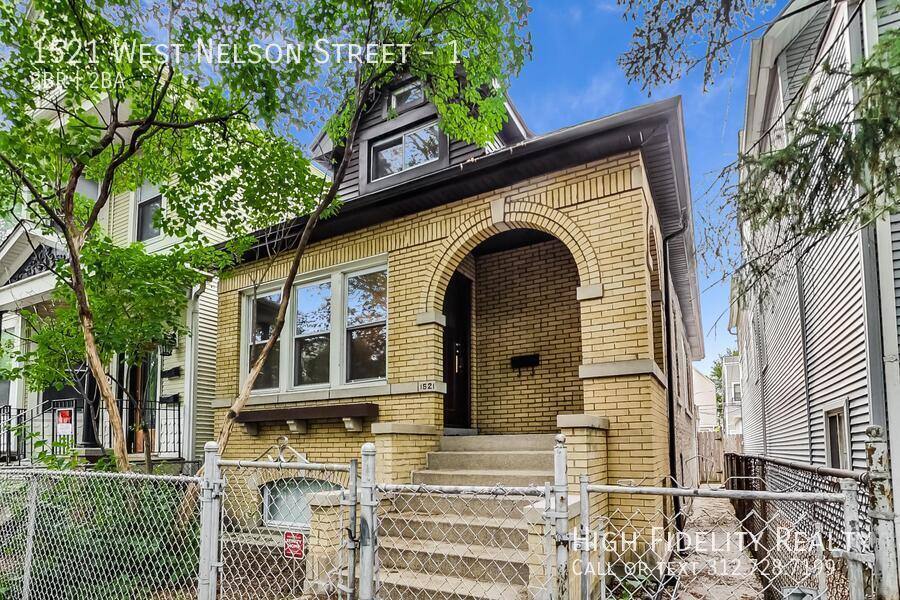 House for rent at 1521 W Nelson St #1, Chicago, IL 60657
