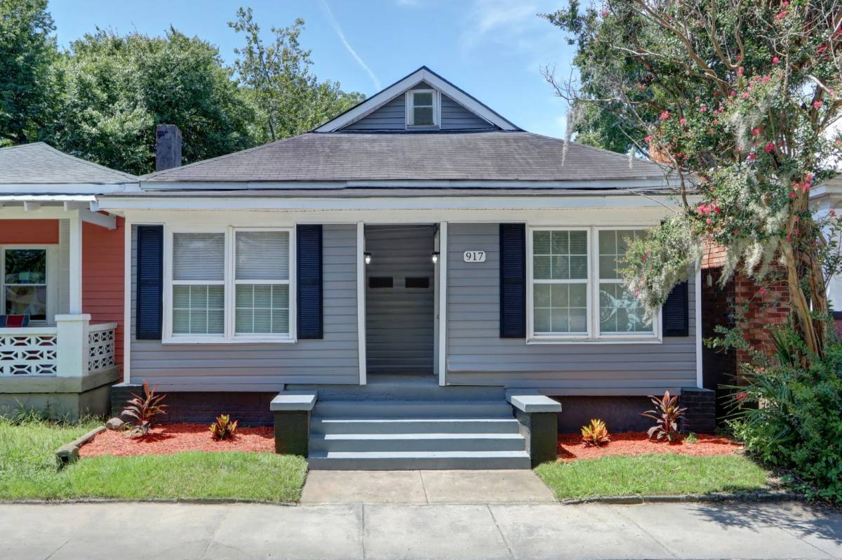 Apartment for rent at 917 W Victory Dr, Savannah, GA 31405