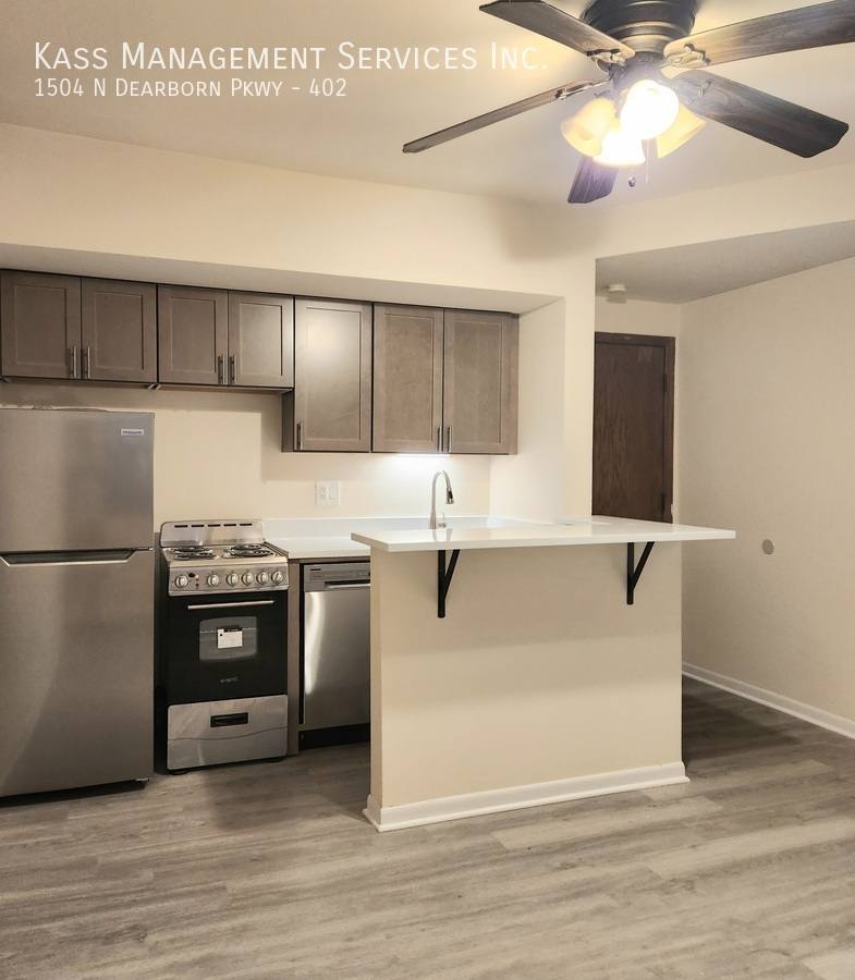 Apartment for rent at 1504 N Dearborn Parkway #402, Chicago, IL 60610