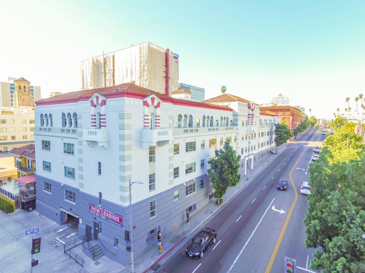 Apartment for rent at 3550 W 6th St, Los Angeles, CA 90020