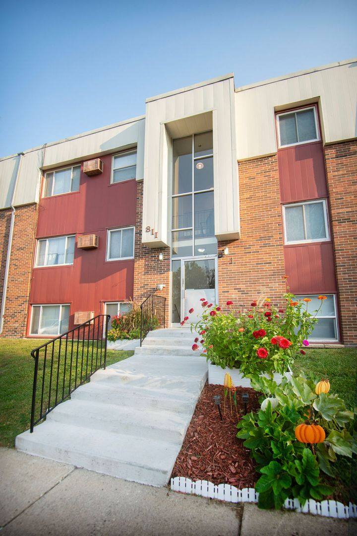Apartment for rent at 811 - 8th St, Farmington, MN 55024