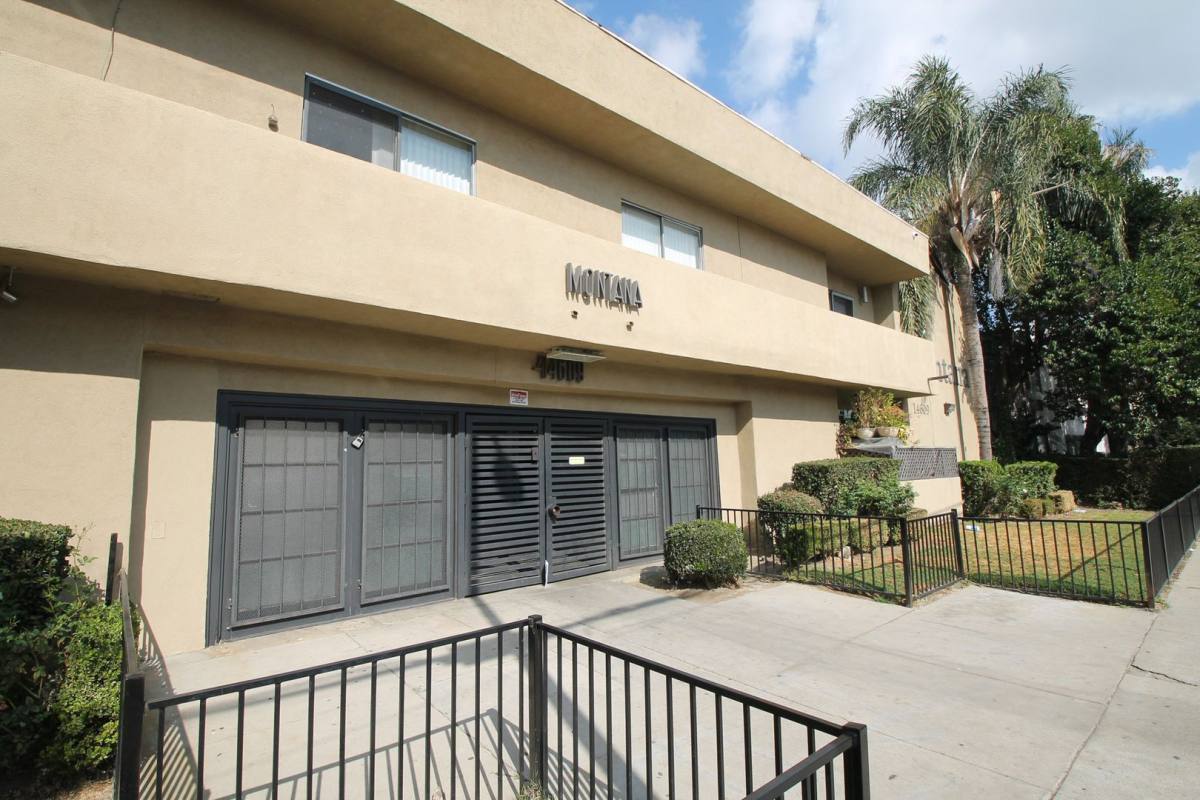 Apartment for rent at 14609 Saticoy St, Van Nuys, CA 91405