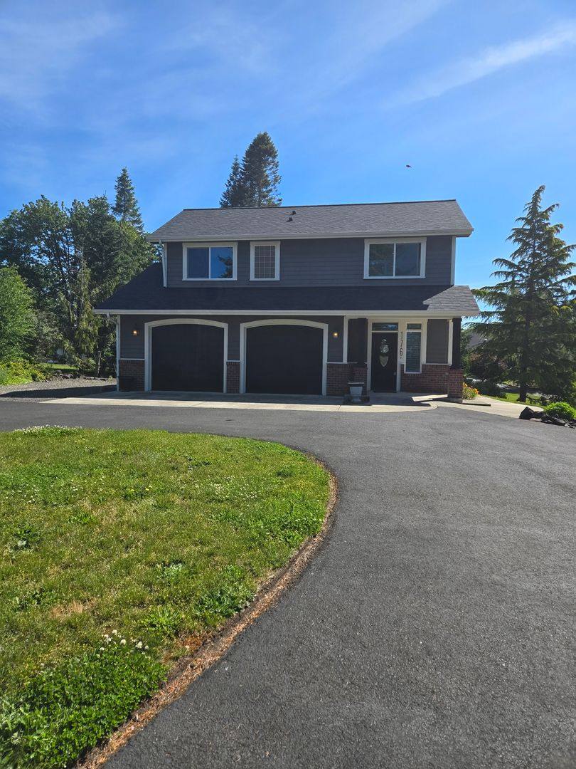 House for rent at 176 Alderwood Dr, Chehalis, WA 98532