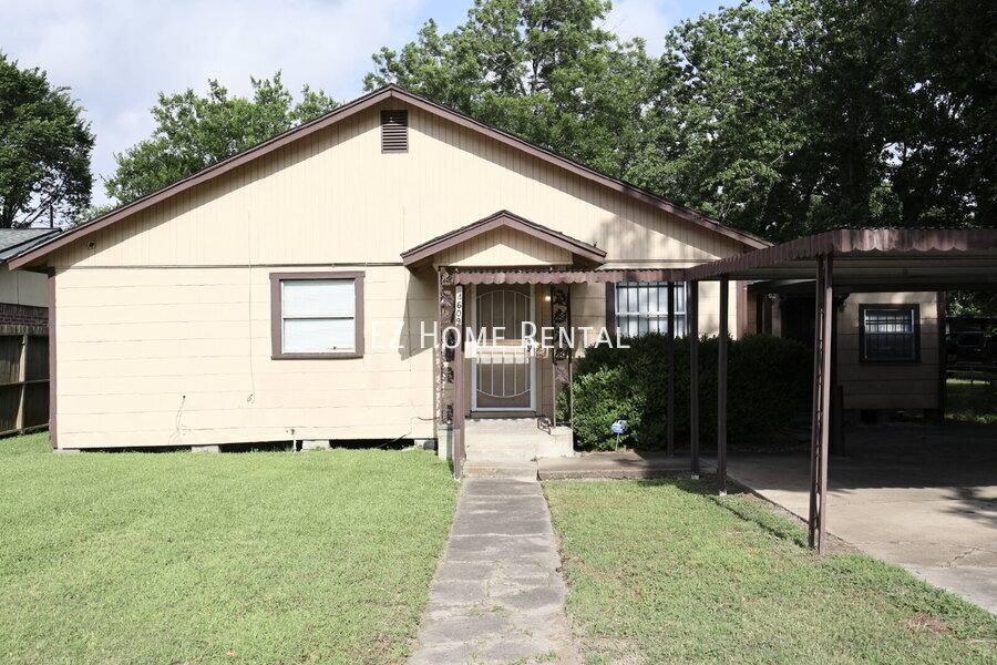 House for rent at 4609 Dabney St, Houston, TX 77026