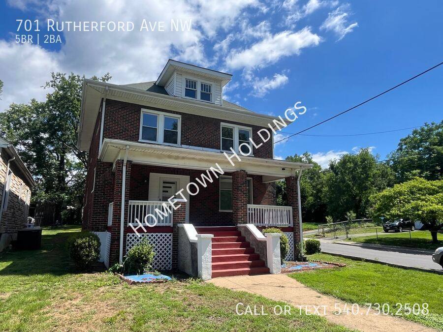 House for rent at 701 Rutherford Ave NW, Roanoke, VA 24016