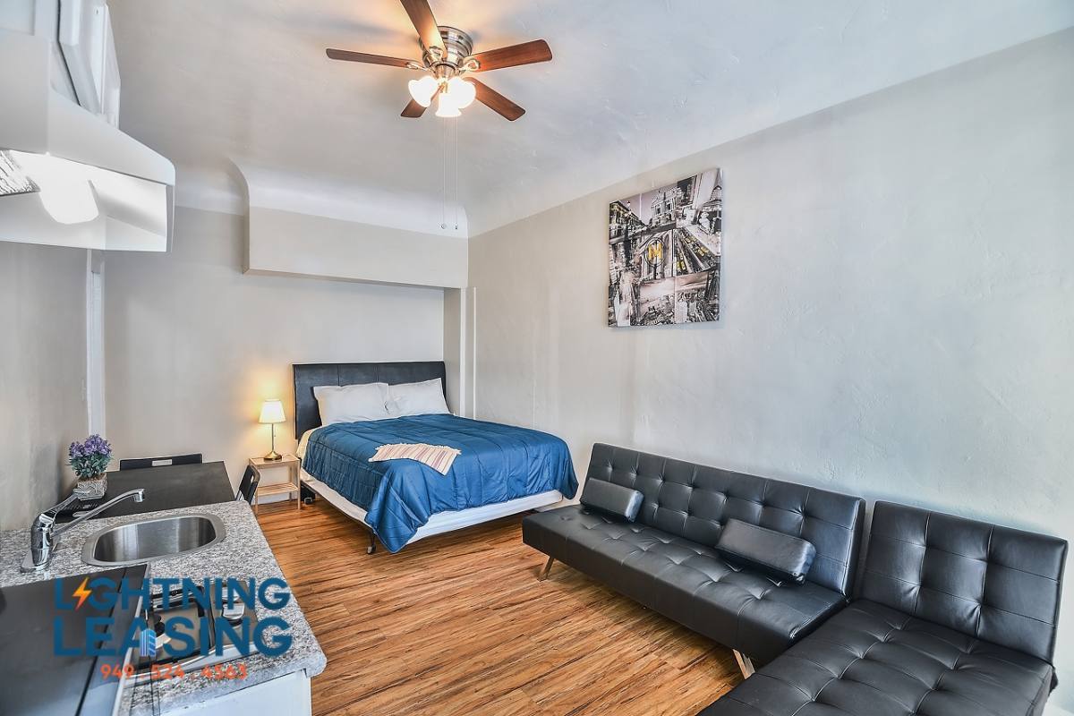 Apartment for rent at 723 1 2 S Alvarado St #203D, Los Angeles, CA 90057