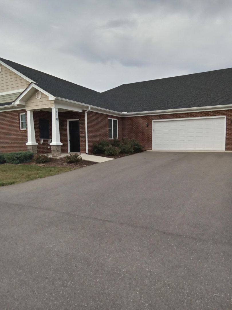 Townhouse for rent at 110 Villa Oak Ci, Bedford, VA 24523