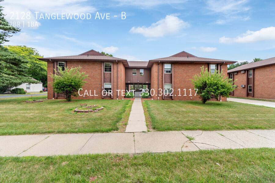 Apartment for rent at 2128 Tanglewood Ave #B, Alliance, OH 44601