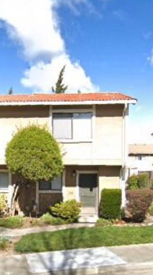 Townhouse for rent at 2545 Vallejo St, Santa Rosa, CA 95405