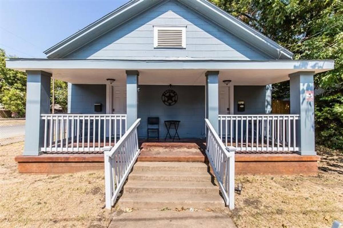 House for rent at 237 W Brooklyn Ave, Dallas, TX 75208