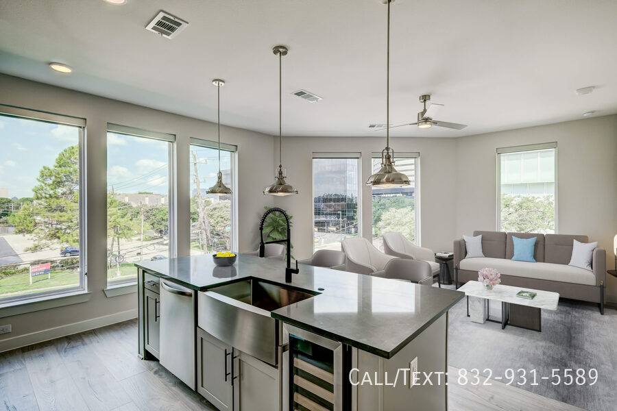 Apartment for rent at 4740 Westheimer Rd #ARO3, Houston, TX 77027