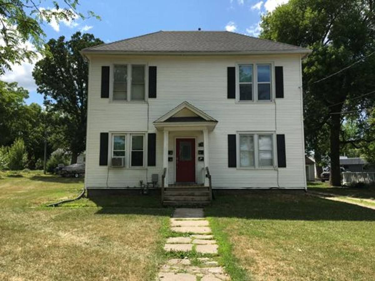 Apartment for rent at 710 S Washington Ave, Albert Lea, MN 56007