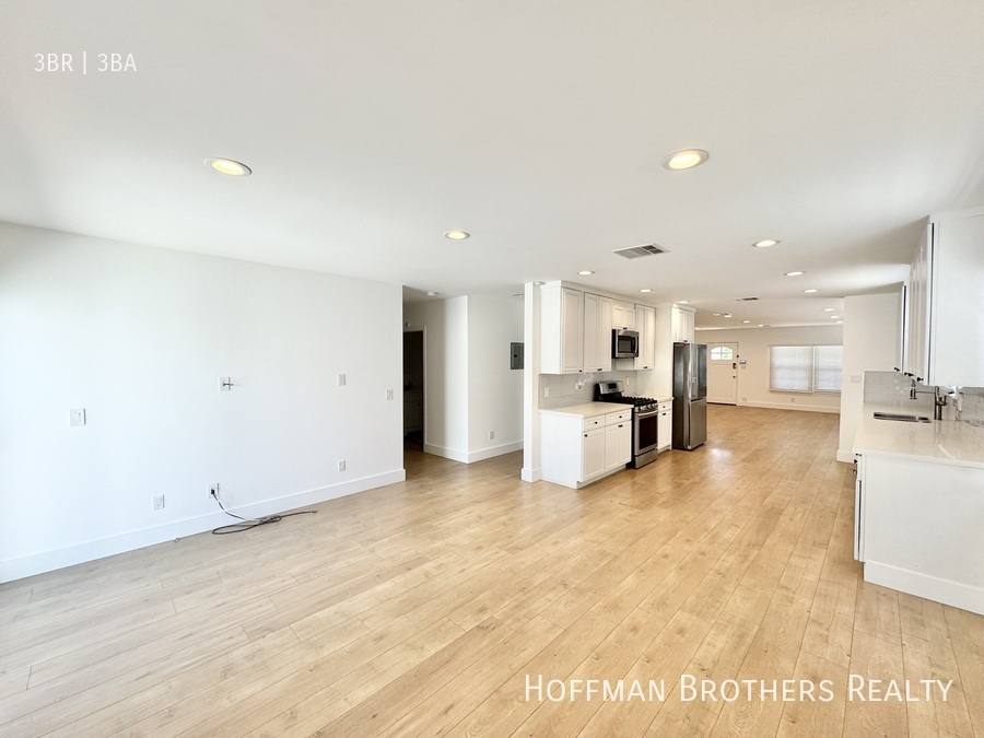 Apartment for rent at 5937 Ranchito Ave #A, Van Nuys, CA 91401