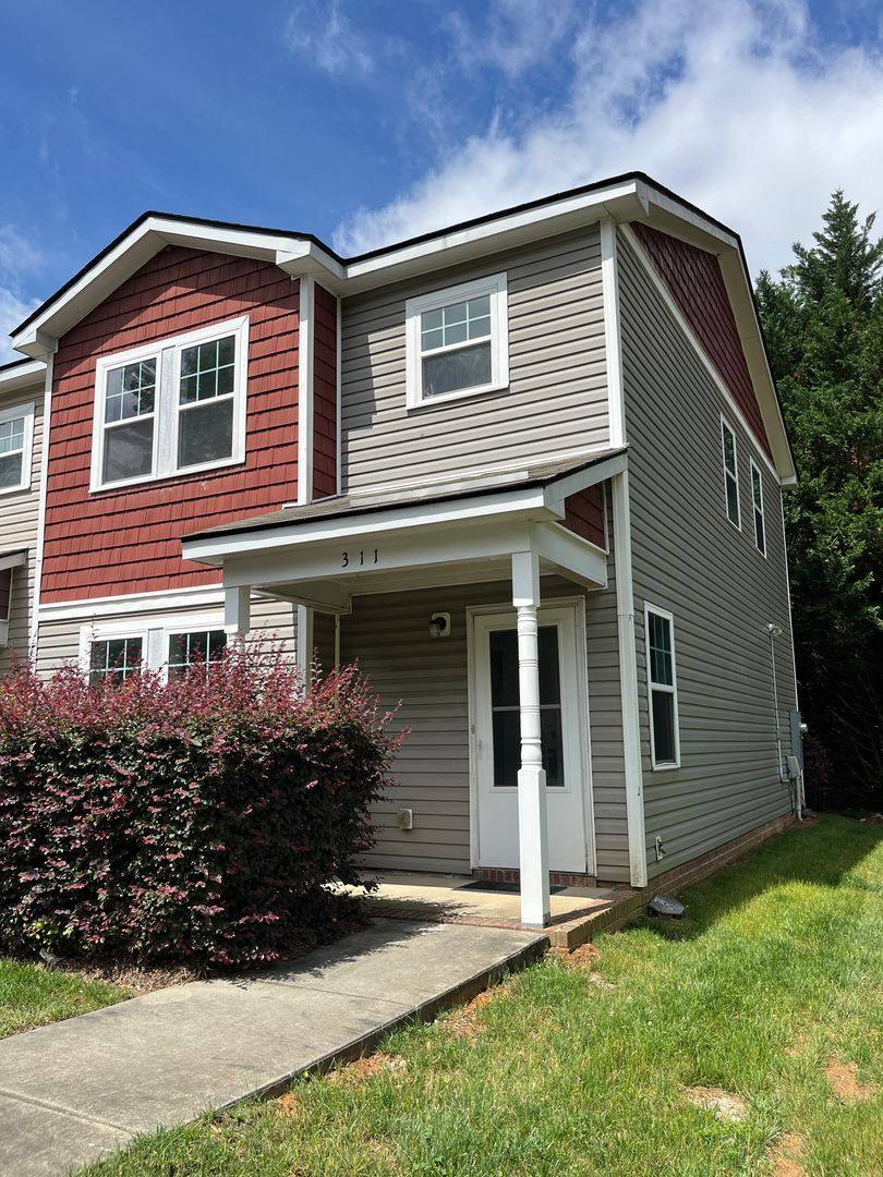 Townhouse for rent at 311 Drury Dr, Charlotte, NC 28206