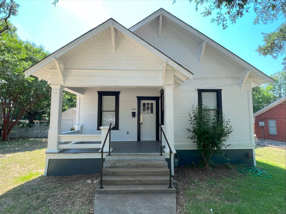 House for rent at 733 N Wall St, Belton, TX 76513