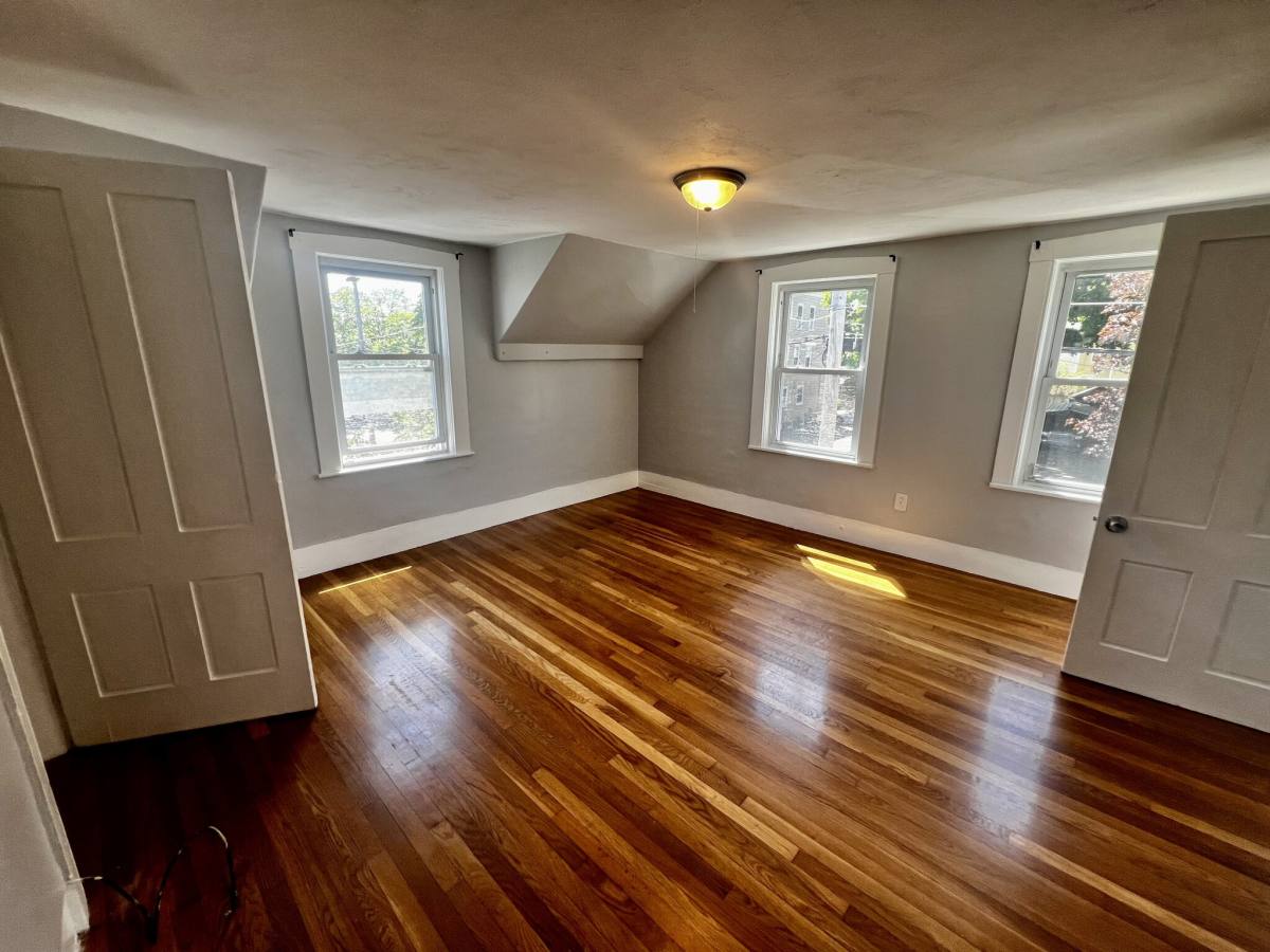 Apartment for rent at 93 Grove St #2, Lynn, MA 01905