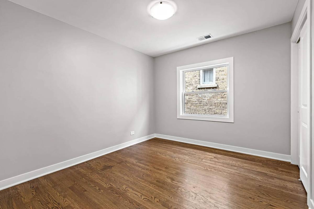 Apartment for rent at 5849 N Virginia Ave #1, Chicago, IL 60659