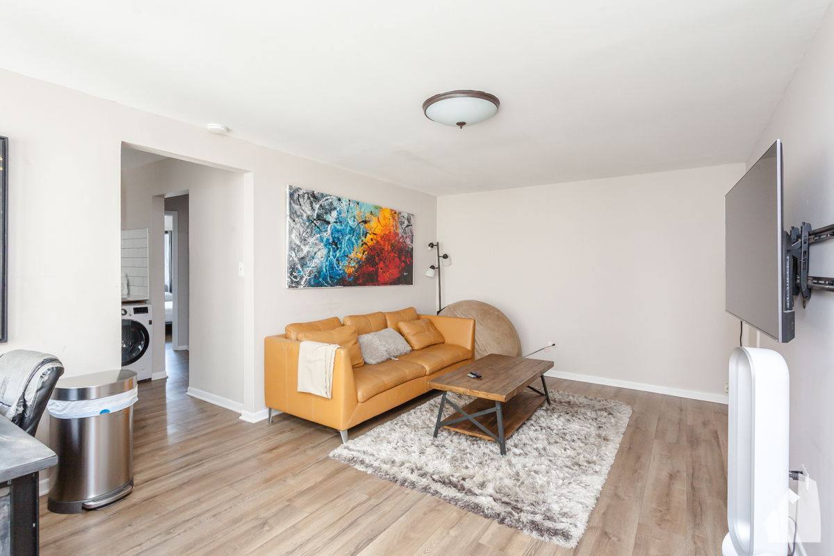 Apartment for rent at 6427 N Hermitage Ave #2F, Chicago, IL 60626