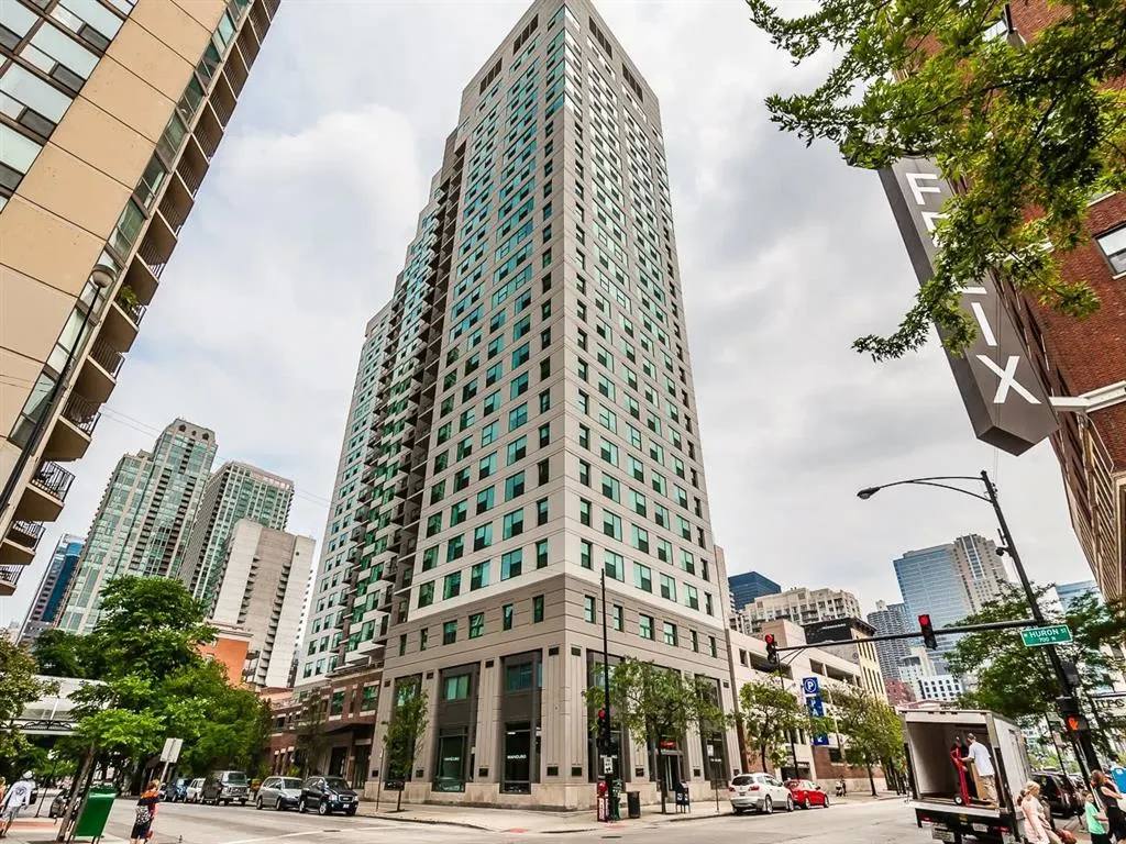 House for rent at 77 W Huron St #214, Chicago, IL 60654