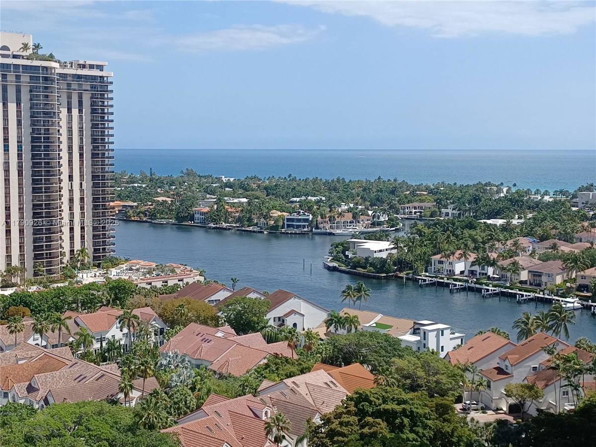 Apartment for rent at 19400 Turnberry Way #1831, Miami, FL 33180