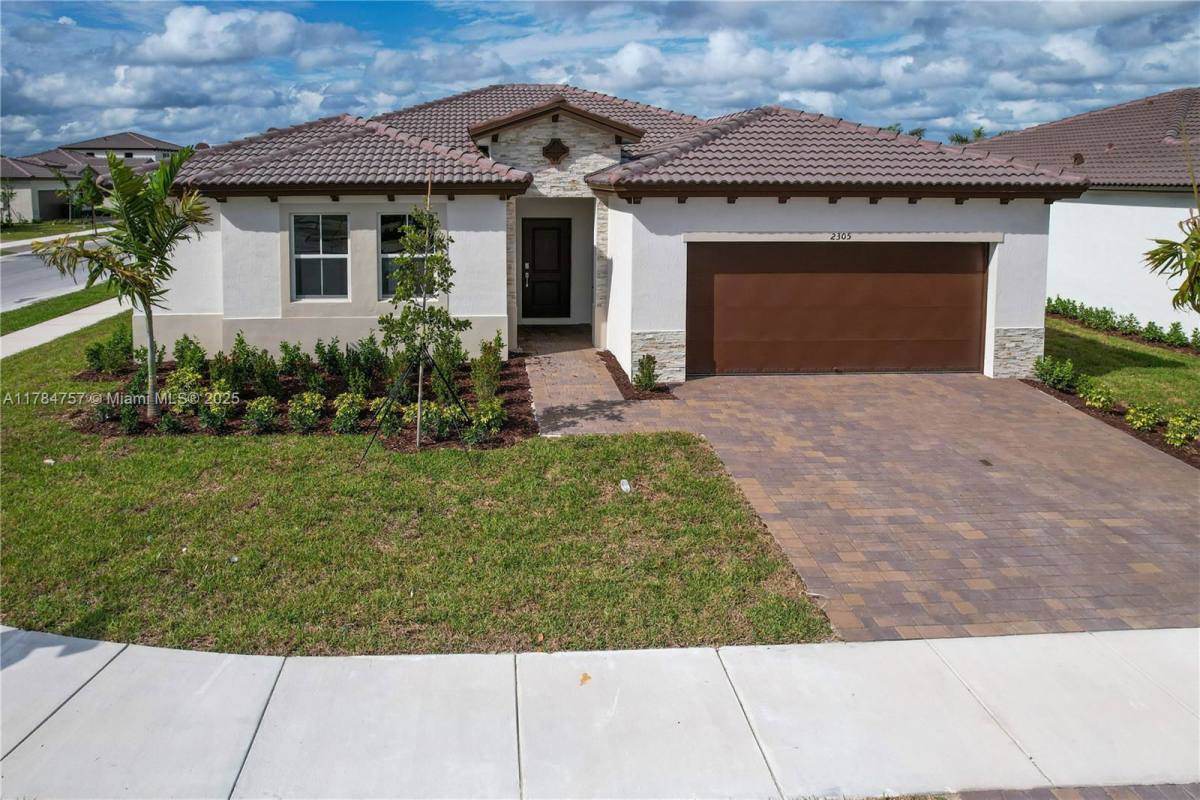 House for rent at 2305 SE 29th St, Homestead, FL 33035