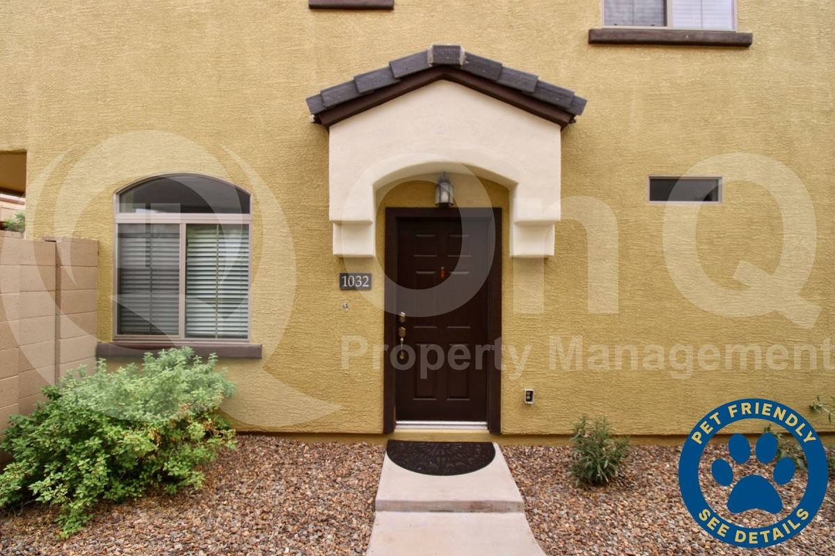 Apartment for rent at 2725 E Mine Creek Rd #1032, Phoenix, AZ 85024